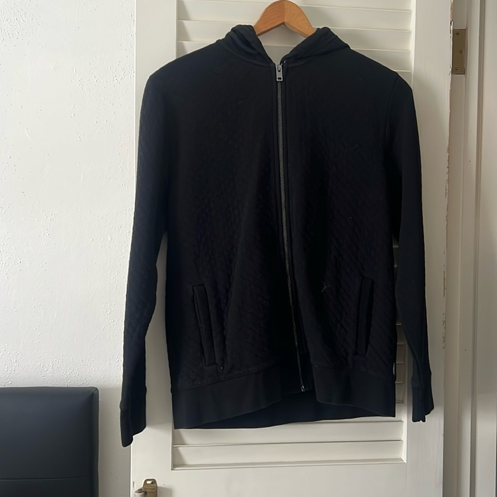 Men’s quilted zip up black sweatshirt